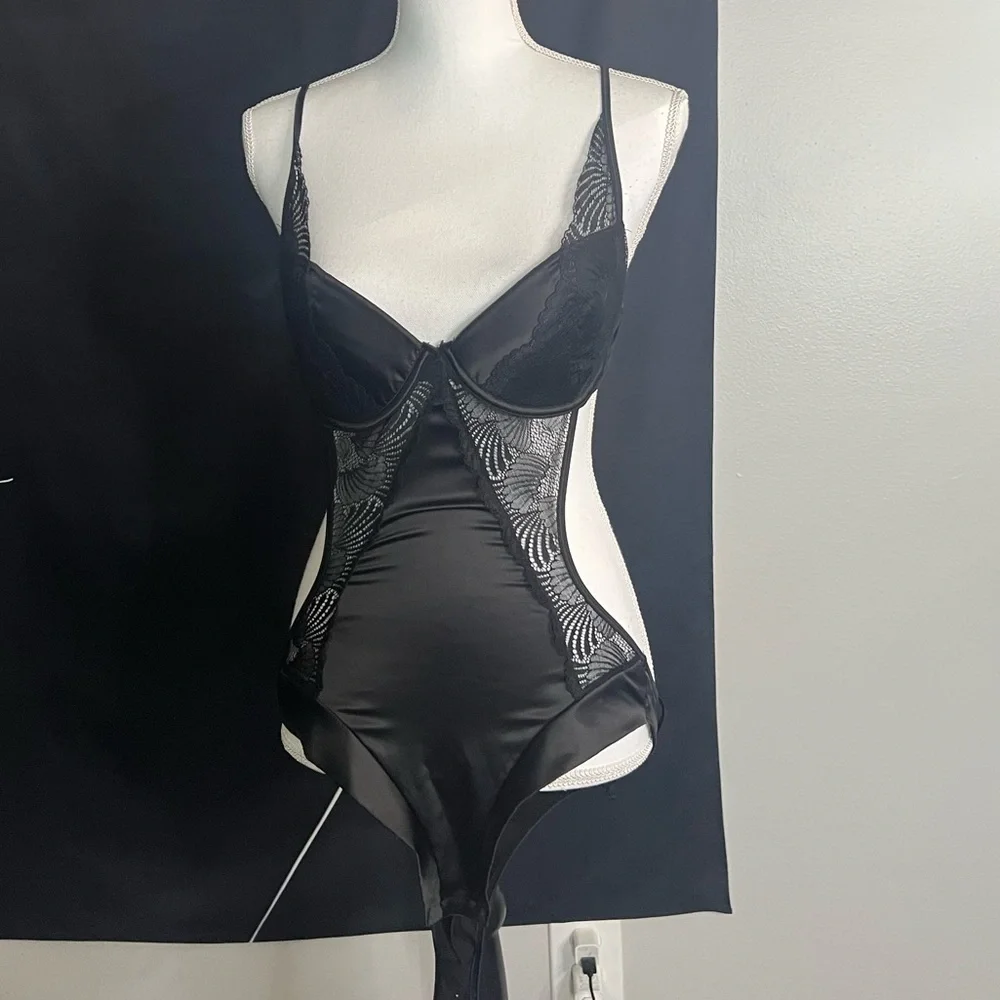 Fashion Nova Lace Teddy Bodysuit - Picture 5 of 9